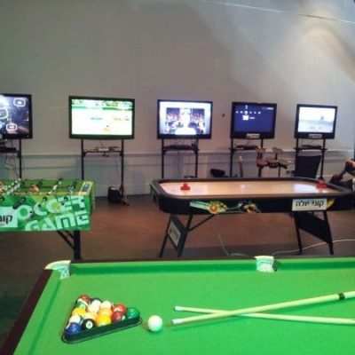 עמדות מולטימדיה, שולחן הוקי אוויר, שולחן סנוקר