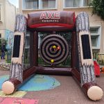 מתנפח גרזנים - קליעה למטרה של גרזני ספוג